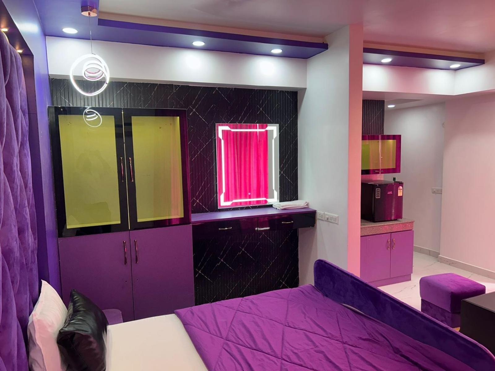 Dolphin Inn & Suites Manhattan Lucknow Eksteriør billede