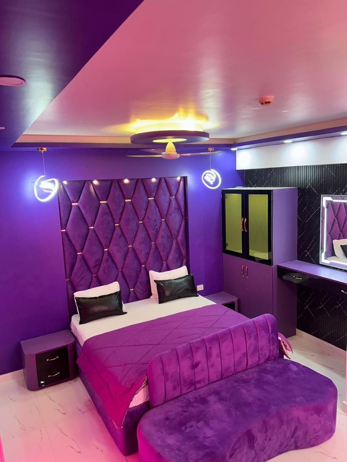 Dolphin Inn & Suites Manhattan Lucknow Eksteriør billede