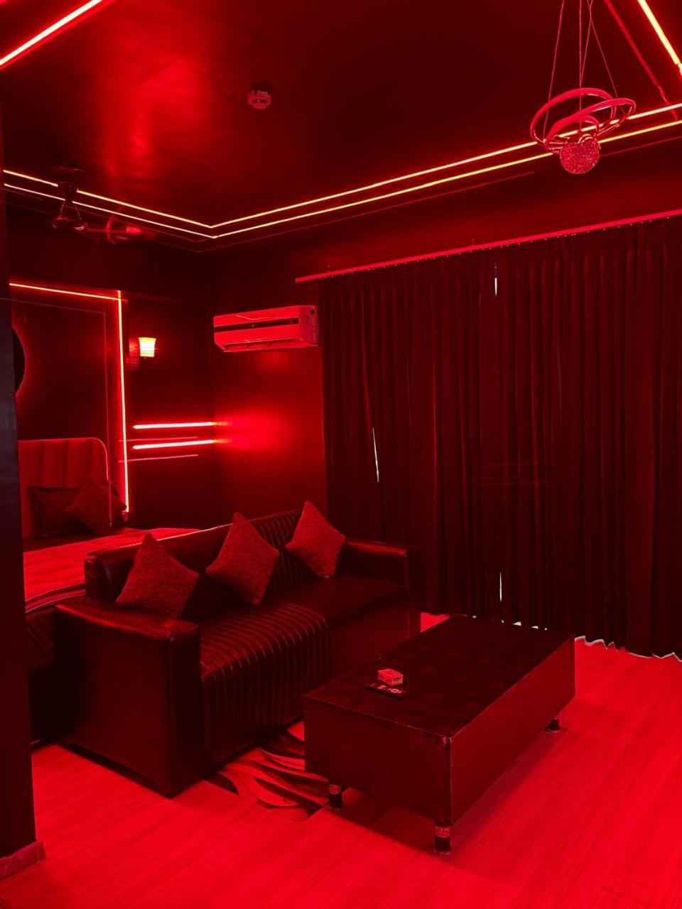 Dolphin Inn & Suites Manhattan Lucknow Eksteriør billede