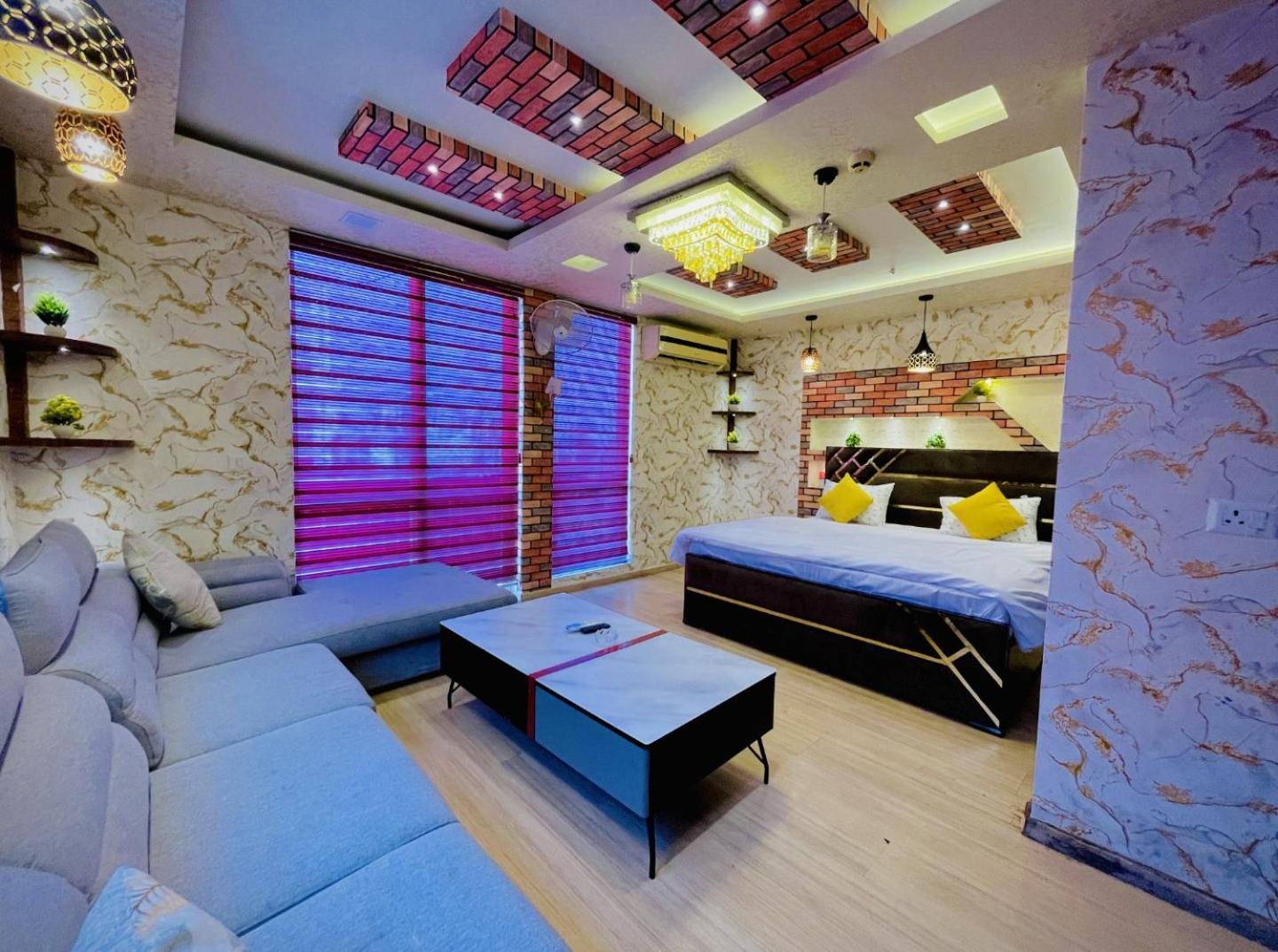 Dolphin Inn & Suites Manhattan Lucknow Eksteriør billede