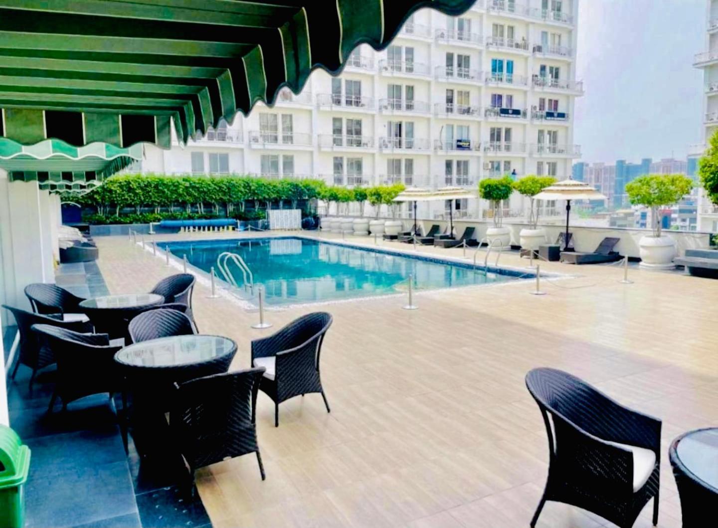 Dolphin Inn & Suites Manhattan Lucknow Eksteriør billede